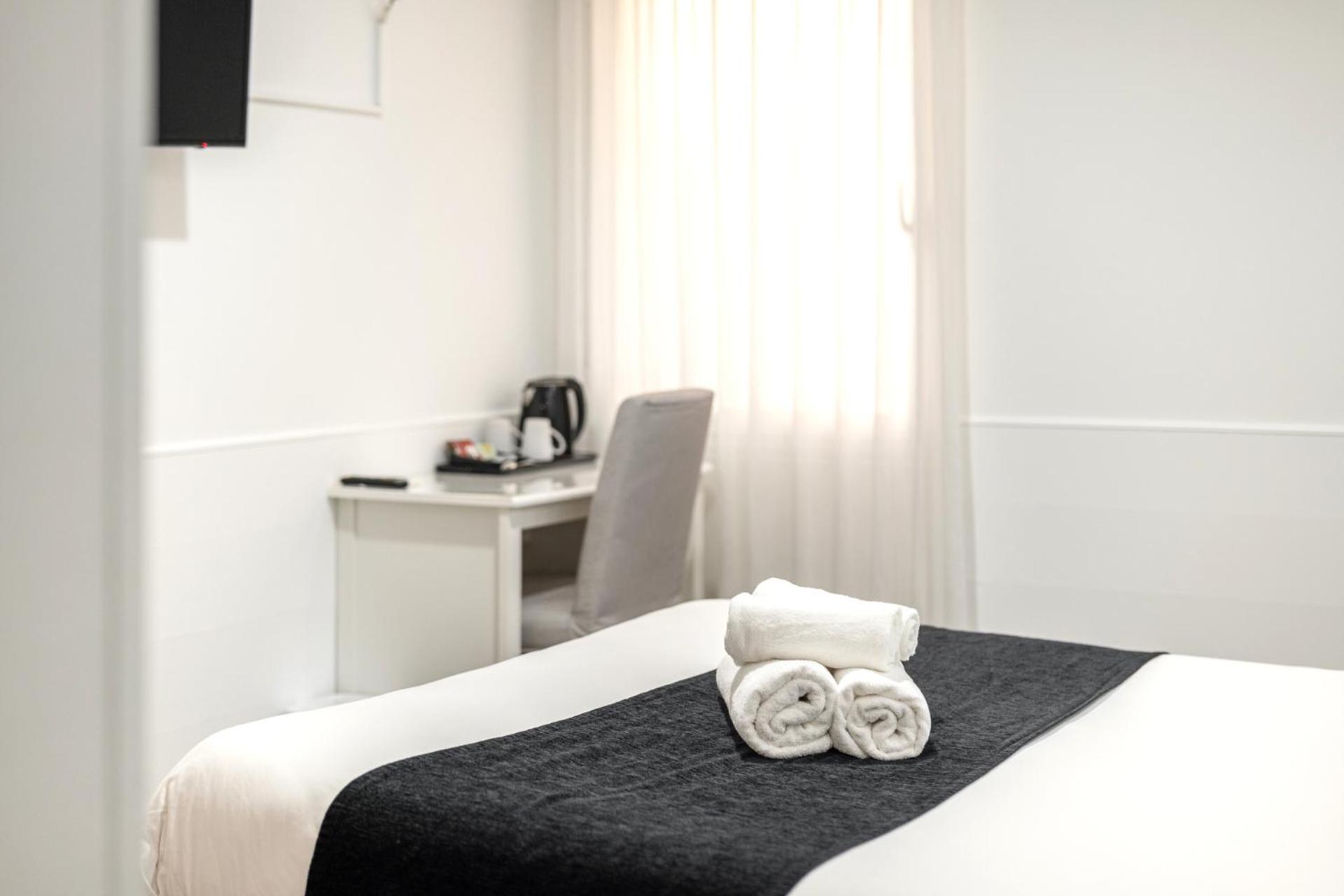 Laramond Barcelona Rooms Ngoại thất bức ảnh